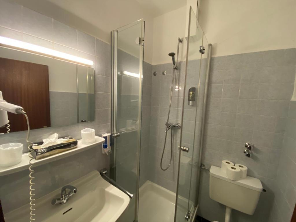 Taverna Hotel Roemerkrug Ганновер Экстерьер фото